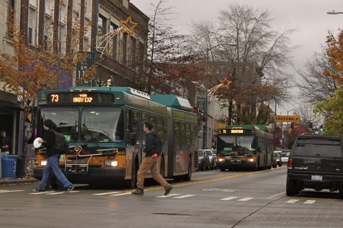 Bunched buses from the 71/72/73 trunk route, photo by Oran